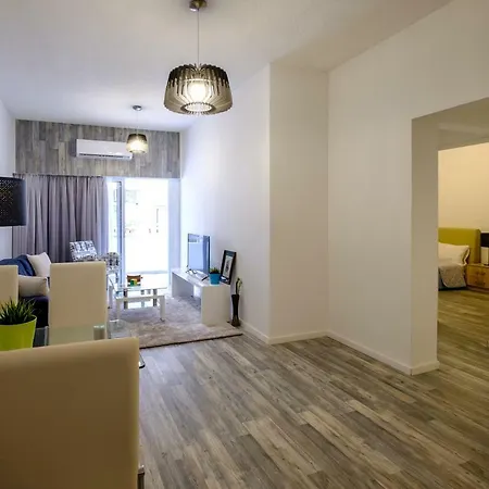 Cozy & Central 2bdr | Walk Everywhere | Free Parking *
